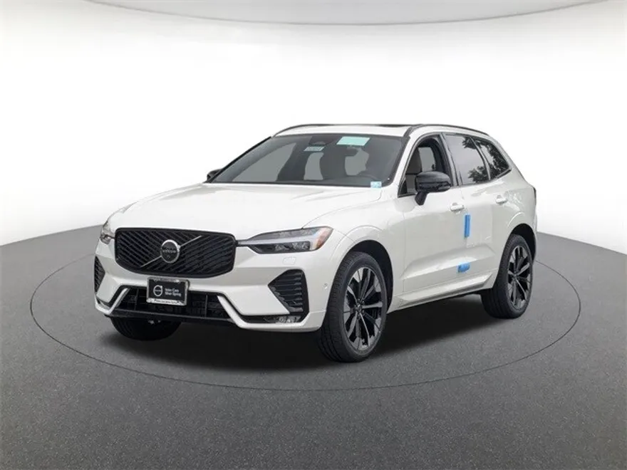 2026 Volvo XC60 B5 Plus photo 1
