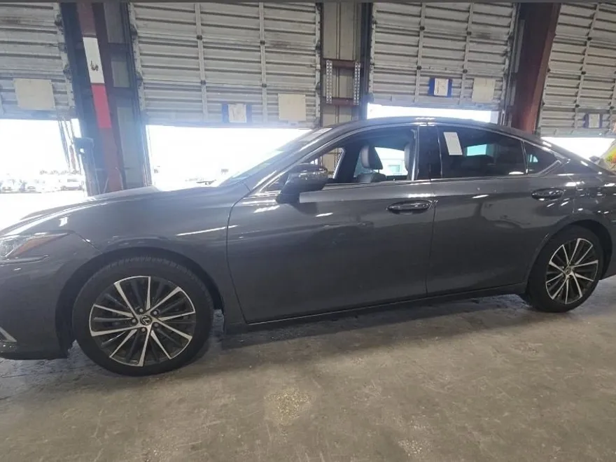 2023 Lexus ES 350 photo 1