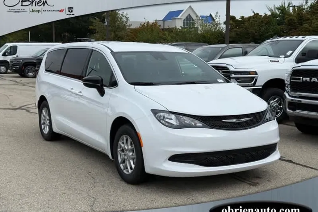2026 Chrysler Voyager LX photo 1