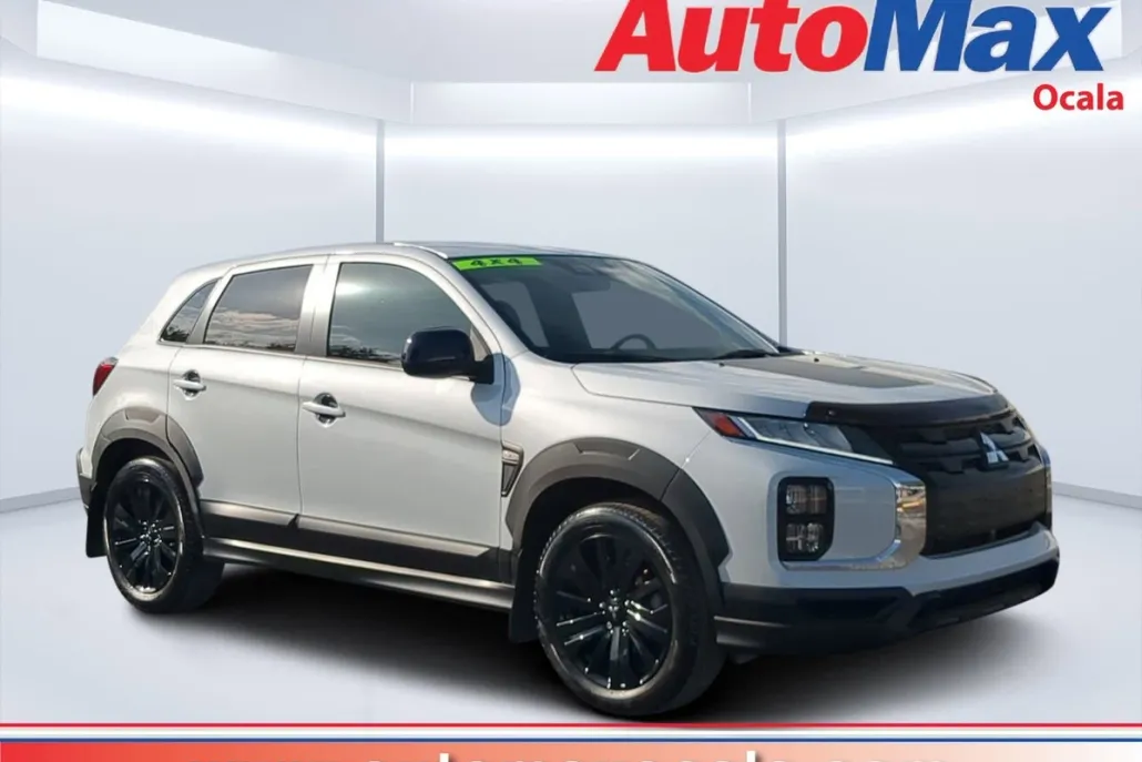 2024 Mitsubishi Outlander Sport SE photo 1