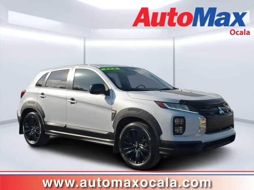 2024 Mitsubishi Outlander Sport SE photo 1