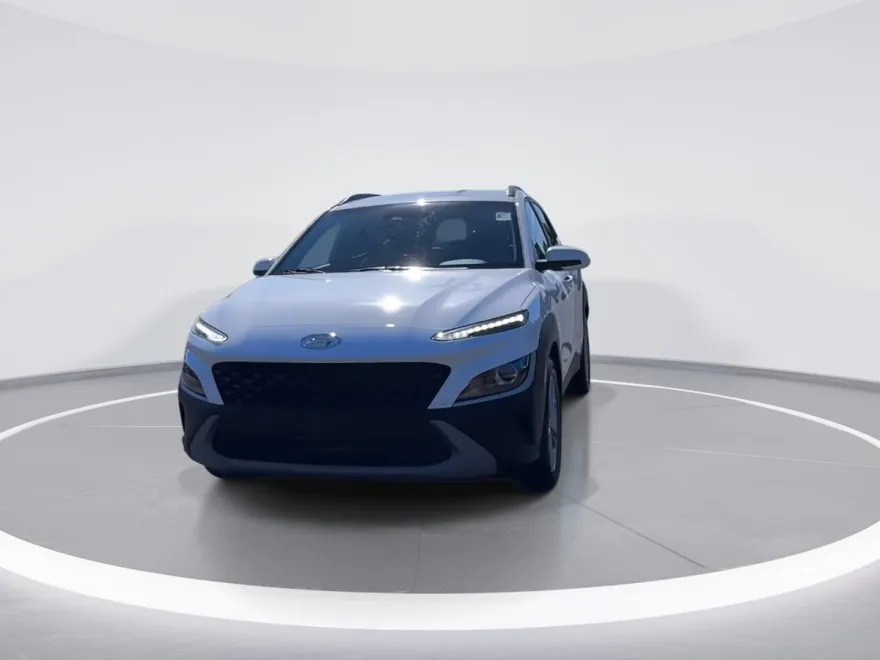 2022 Hyundai Kona SEL photo 1