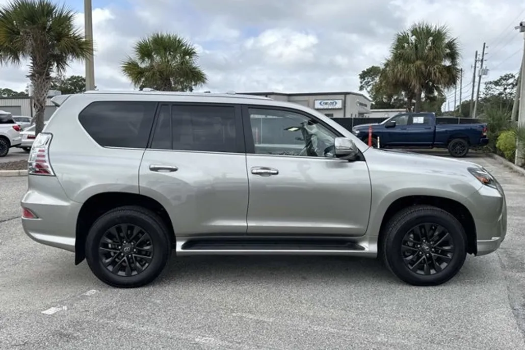 2023 Lexus GX 460 Premium photo 1