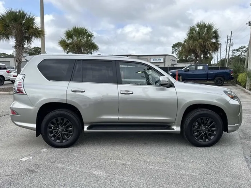 2023 Lexus GX 460 Premium photo 1