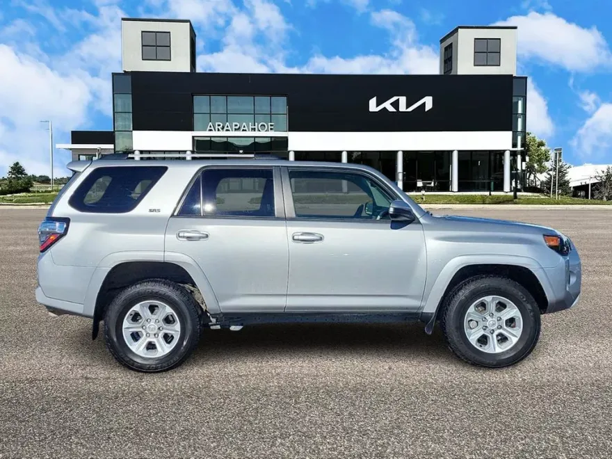 2023 Toyota 4Runner SR5 photo 1