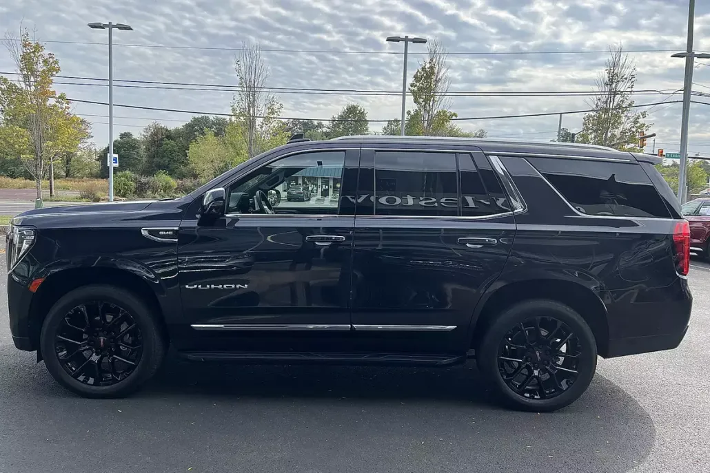 2023 Gmc Yukon SLT photo 1