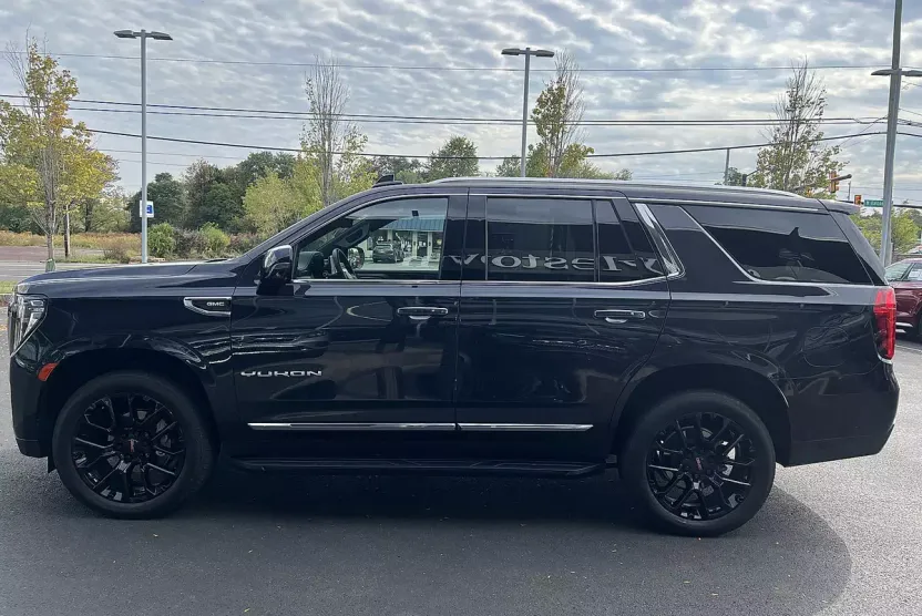 2023 Gmc Yukon SLT photo 1