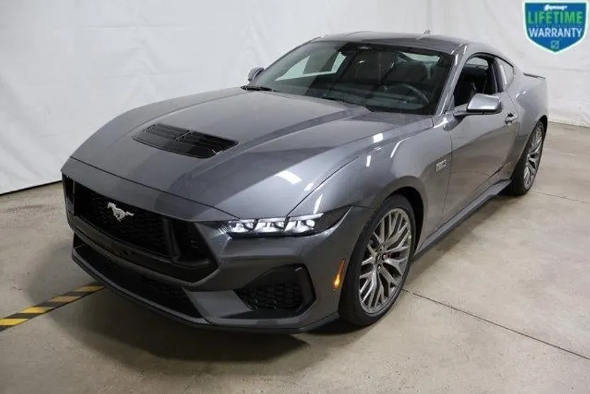 2025 Ford Mustang GT Premium photo 1