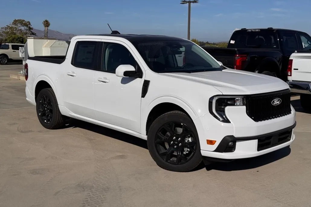 2025 Ford Maverick photo 1