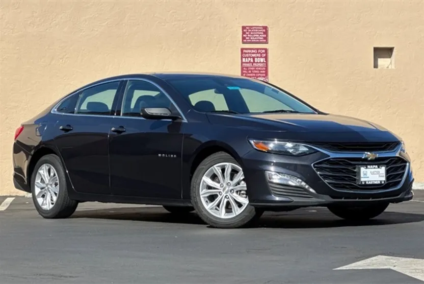 2023 Chevrolet Malibu 1LT photo 1