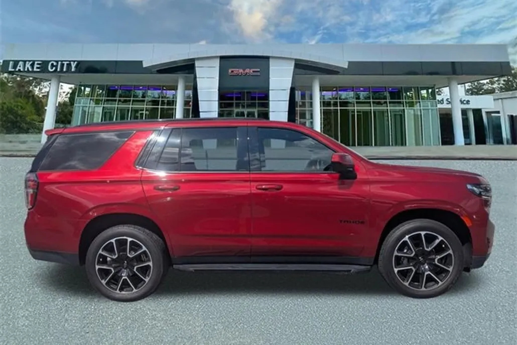 2021 Chevrolet Tahoe RST photo 1