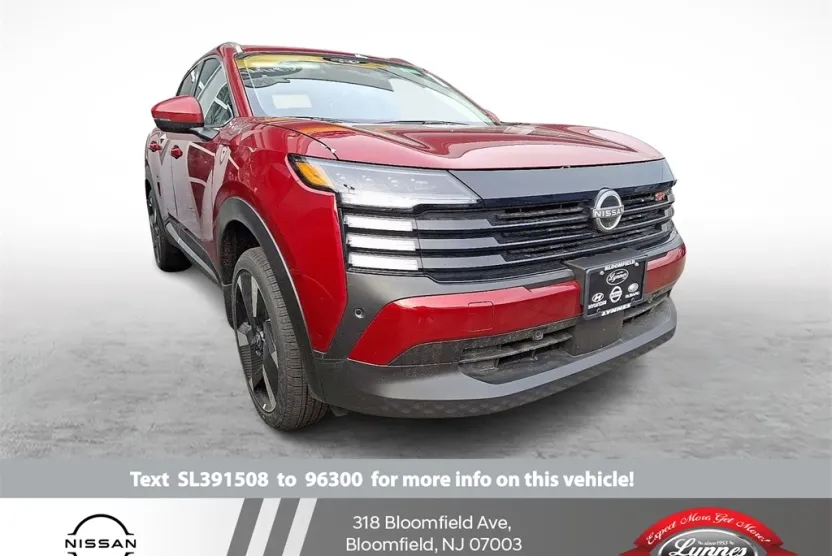 2025 Nissan Kicks SR photo 1