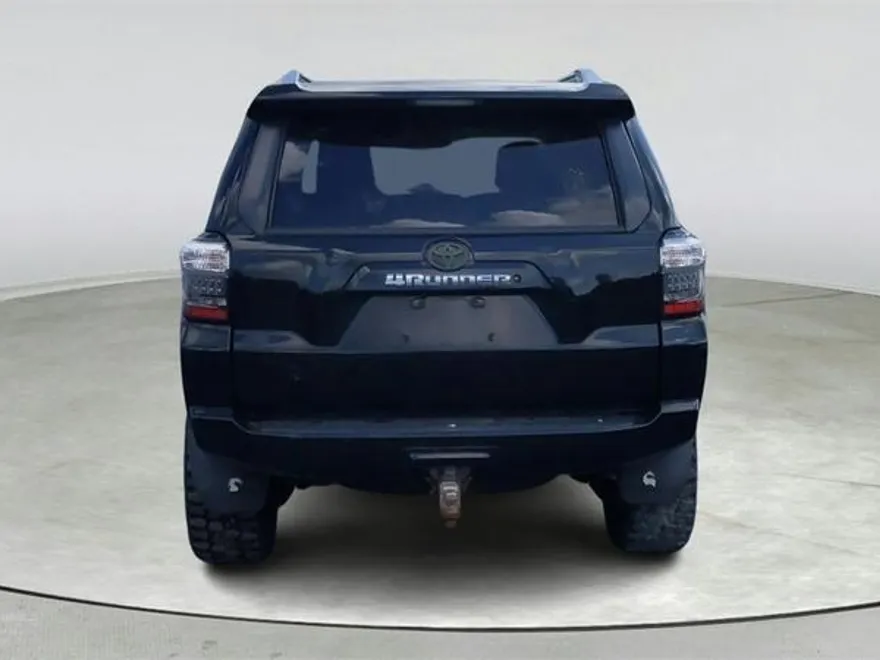 2017 Toyota 4Runner SR5 Premium V6 photo 1