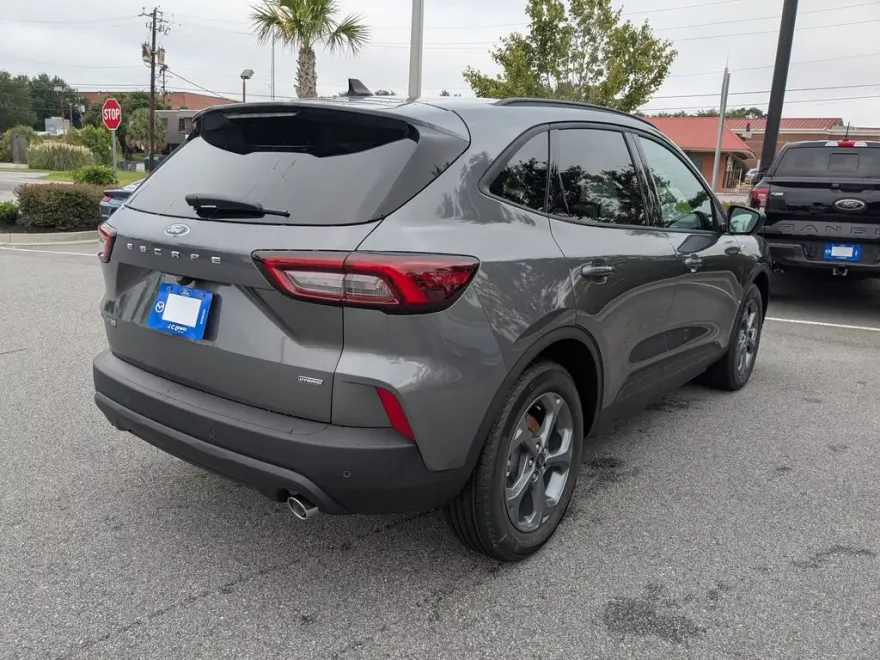 2025 Ford Escape Hybrid ST-Line photo 1