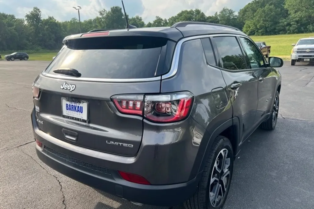 2022 Jeep Compass Limited photo 1