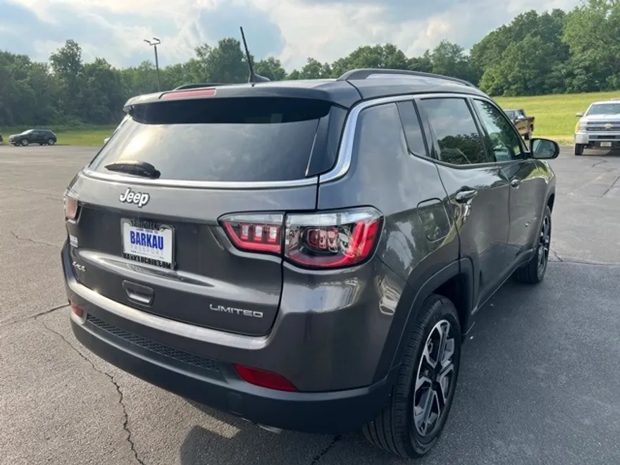 2022 Jeep Compass Limited photo 1