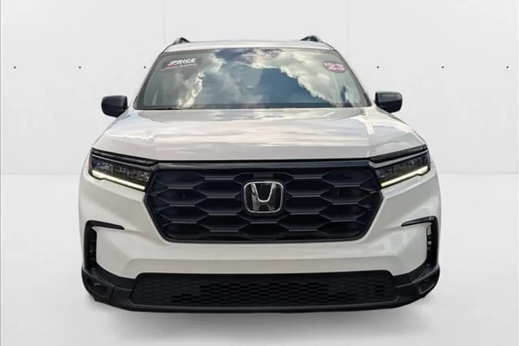 2023 Honda Pilot Sport photo 1