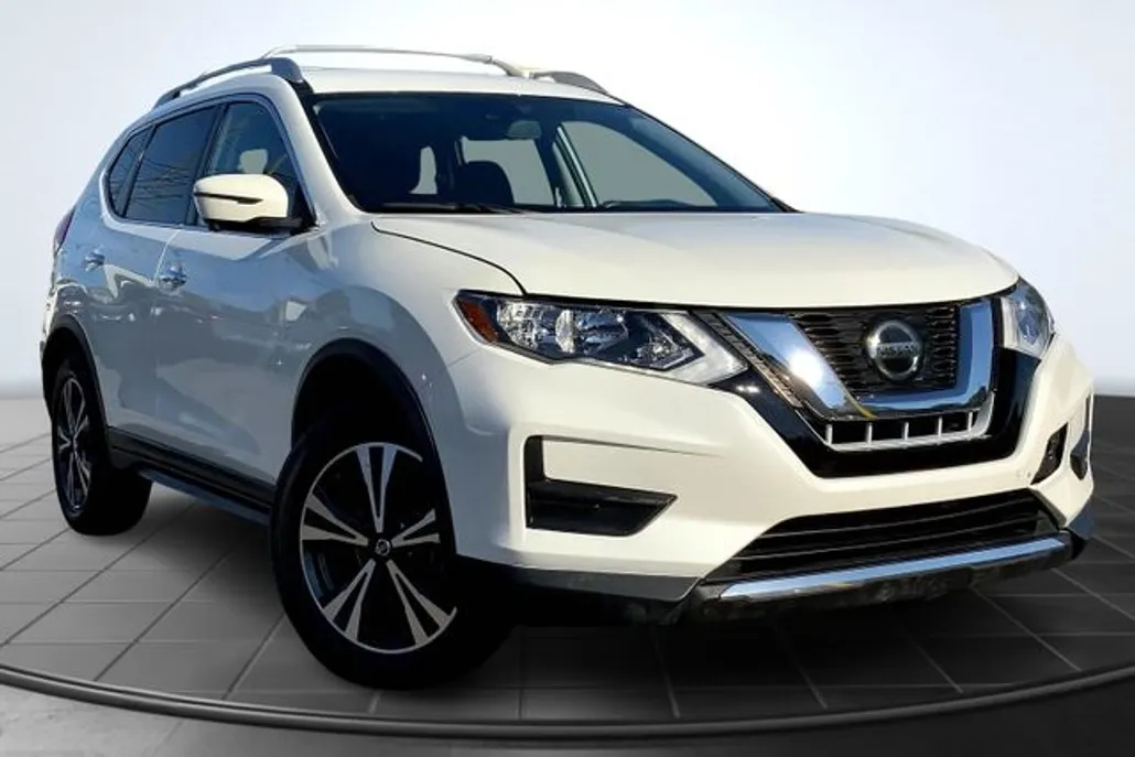 2020 Nissan Rogue SV photo 1