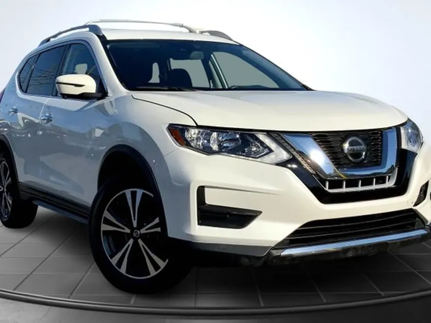 2020 Nissan Rogue SV photo 1