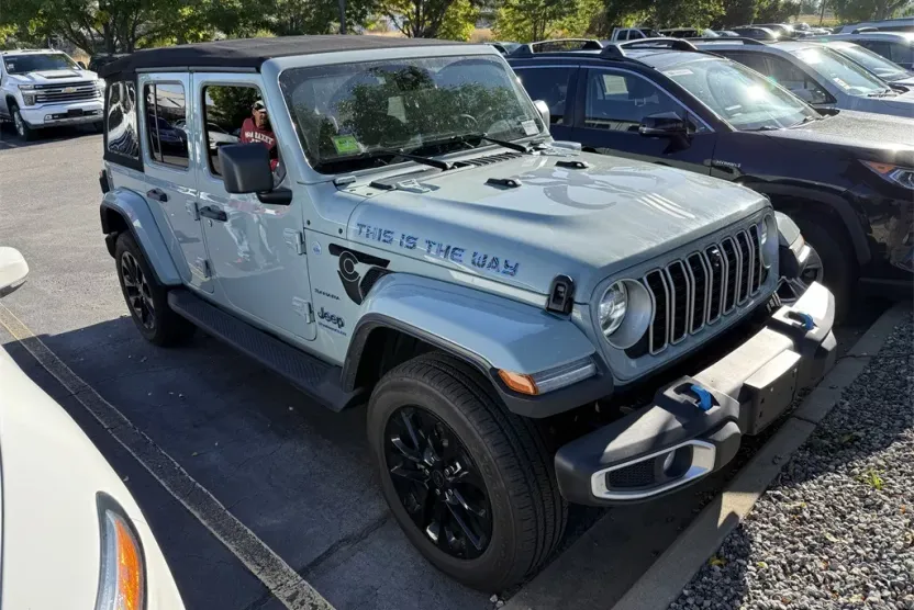 2024 Jeep Wrangler Sahara 4xe photo 1