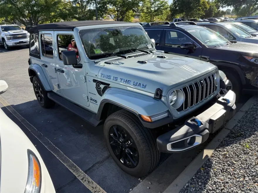 2024 Jeep Wrangler Sahara 4xe photo 1