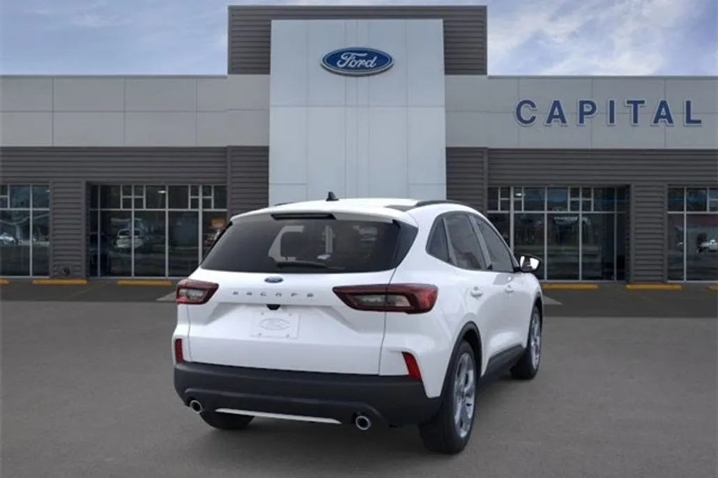 2025 Ford Escape ST-Line photo 1