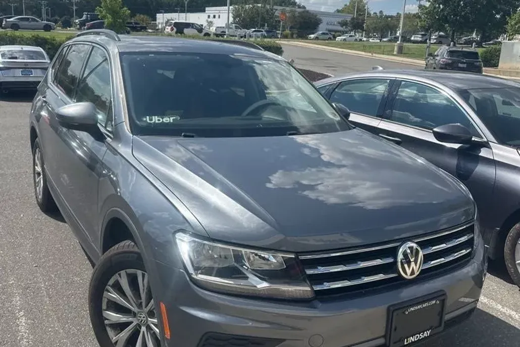 2019 Volkswagen Tiguan SE photo 1