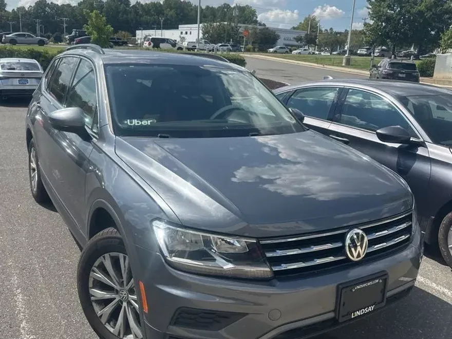 2019 Volkswagen Tiguan SE photo 1