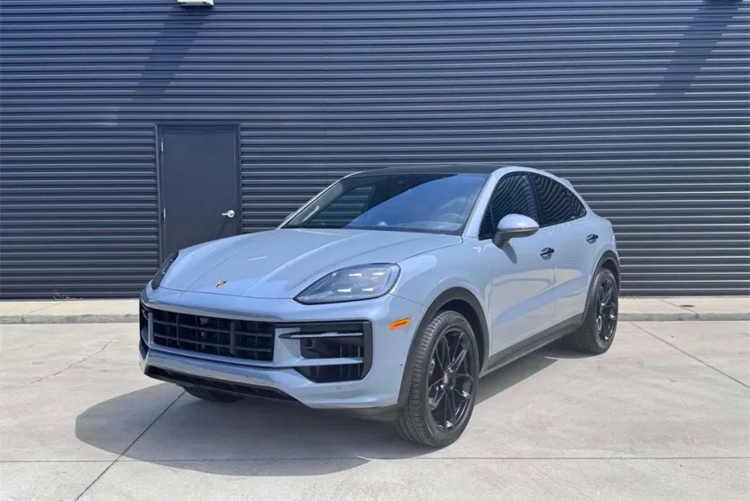 2025 Porsche Cayenne Coupe Base photo 1
