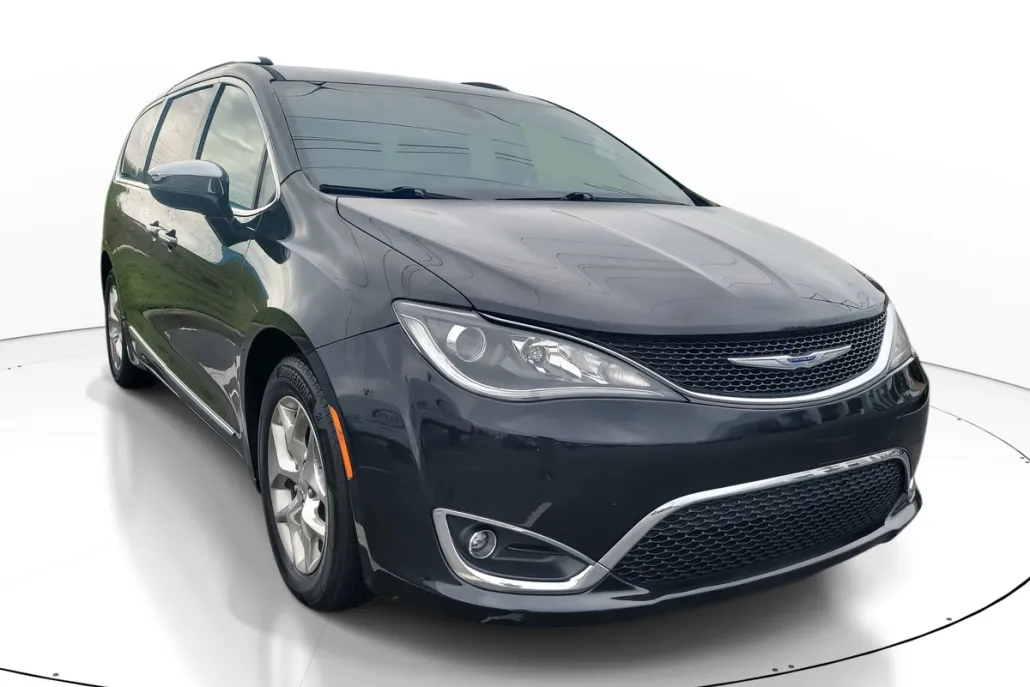 2019 Chrysler Pacifica Limited photo 1