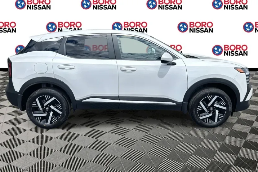2025 Nissan Kicks SV photo 1