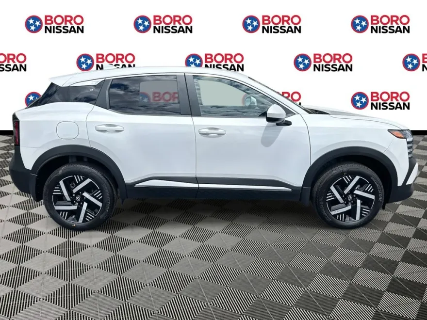2025 Nissan Kicks SV photo 1