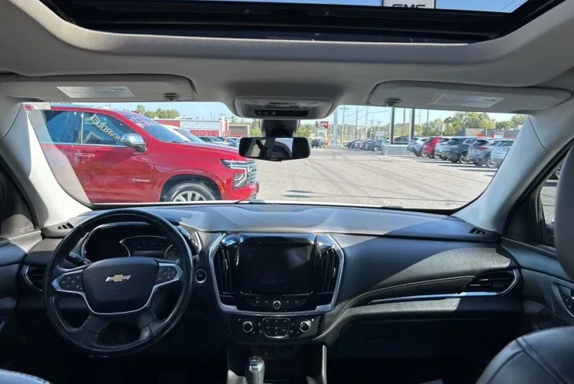 2019 Chevrolet Traverse Premier photo 1