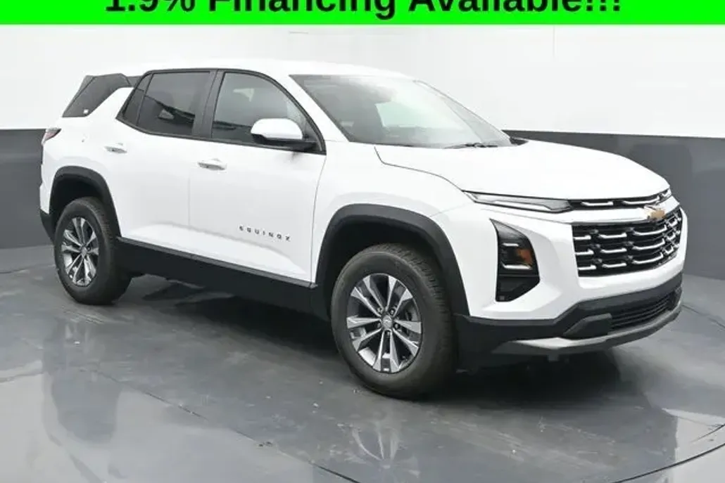 2026 Chevrolet Equinox LT photo 1