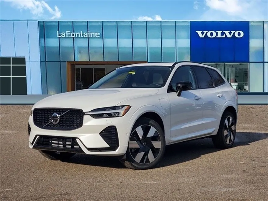 2025 Volvo XC60 T8 Plus photo 1