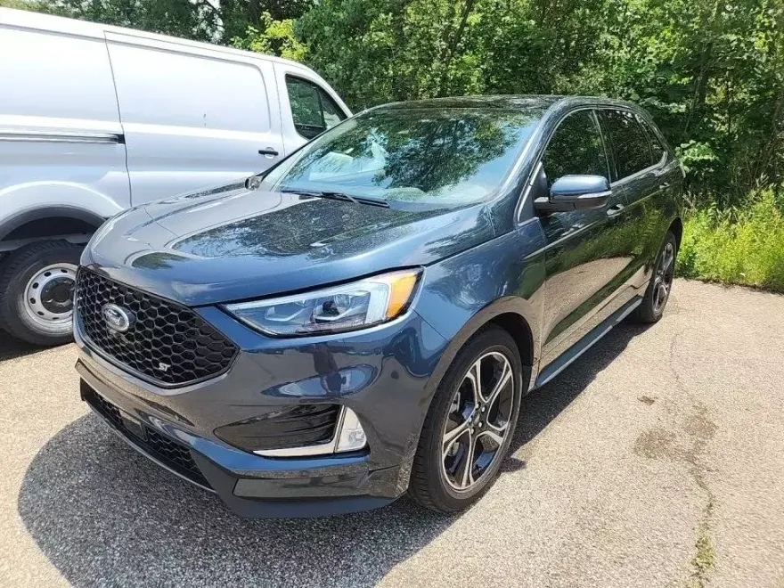 2022 Ford Edge ST photo 1