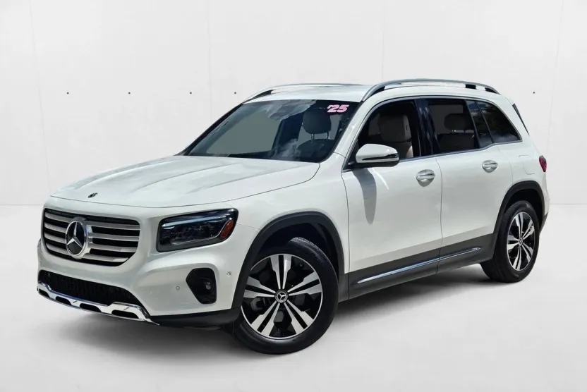 2025 Mercedes Benz GLB 250 photo 1