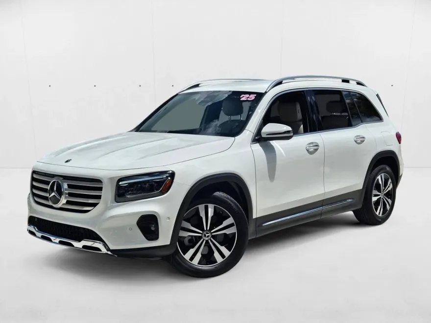 2025 Mercedes Benz GLB 250 photo 1