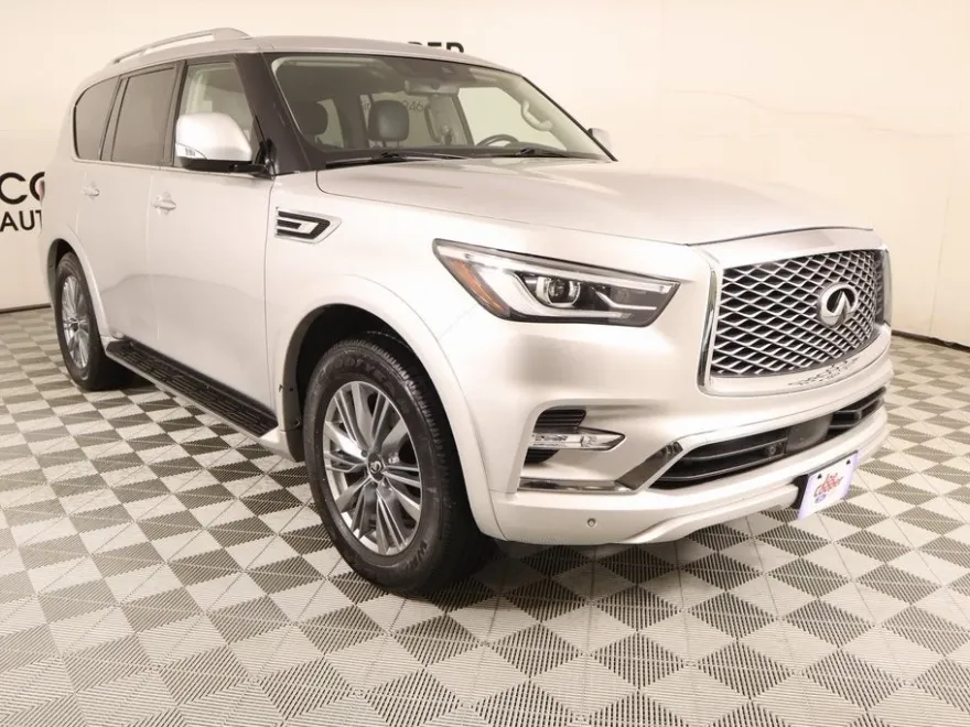 2021 Infiniti QX80 Luxe photo 1
