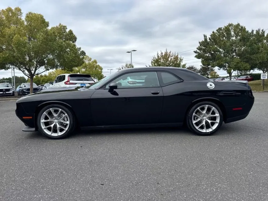 2023 Dodge Challenger GT photo 1