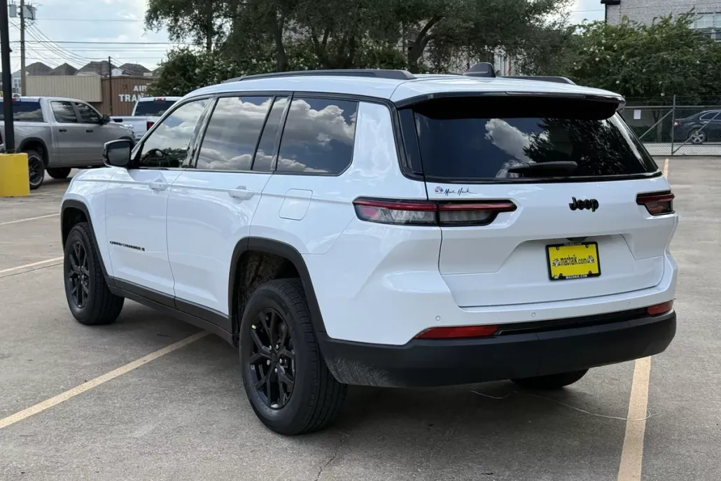 2025 Jeep Grand Cherokee Altitude X photo 1