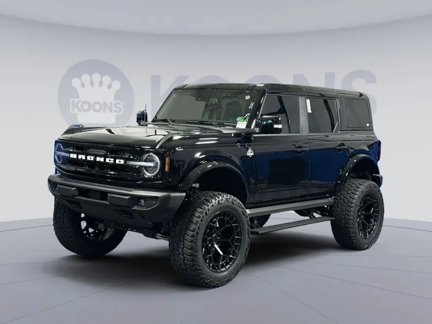 2025 Ford Bronco Outer Banks photo 1