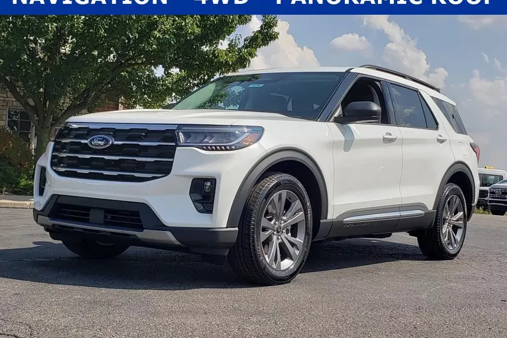 2025 Ford Explorer photo 1