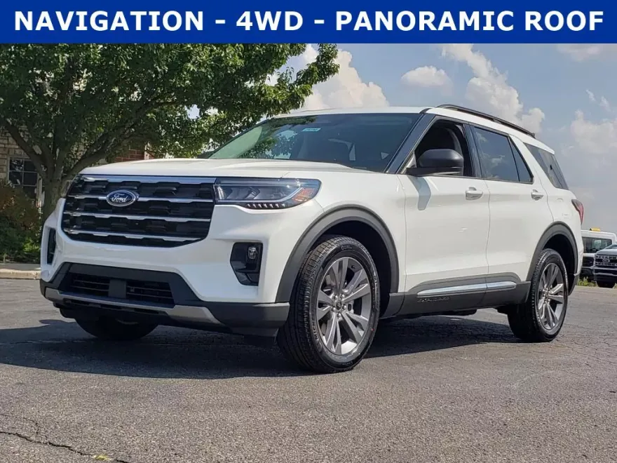 2025 Ford Explorer photo 1