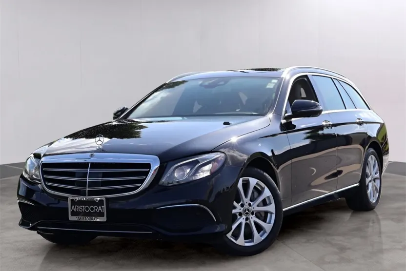 2017 Mercedes Benz E 400 4MATIC photo 1