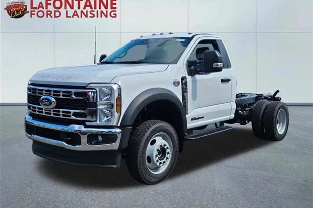 2025 Ford F-550 photo 1