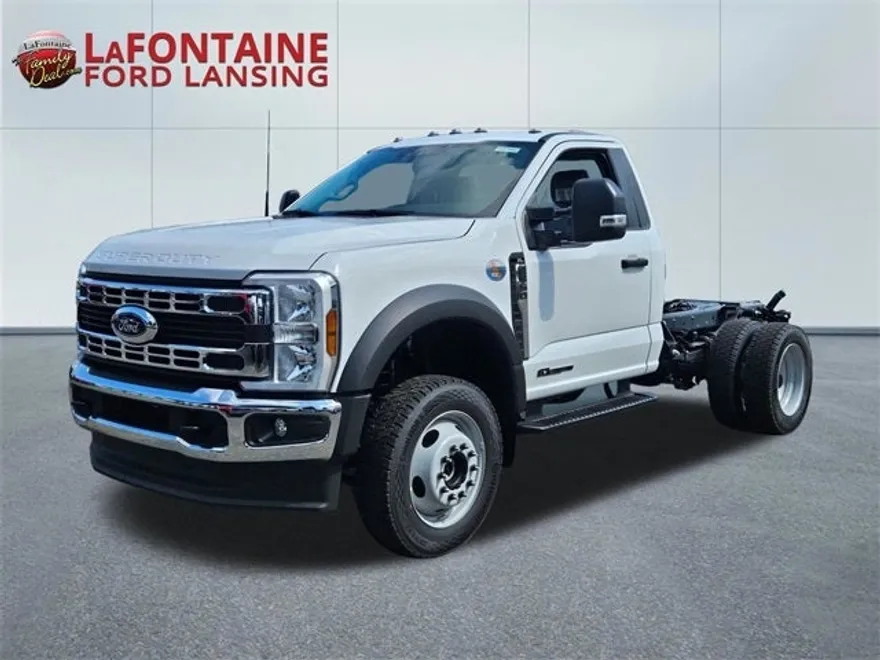 2025 Ford F-550 photo 1