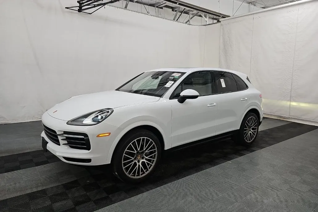 2022 Porsche Cayenne S Platinum Edition photo 1
