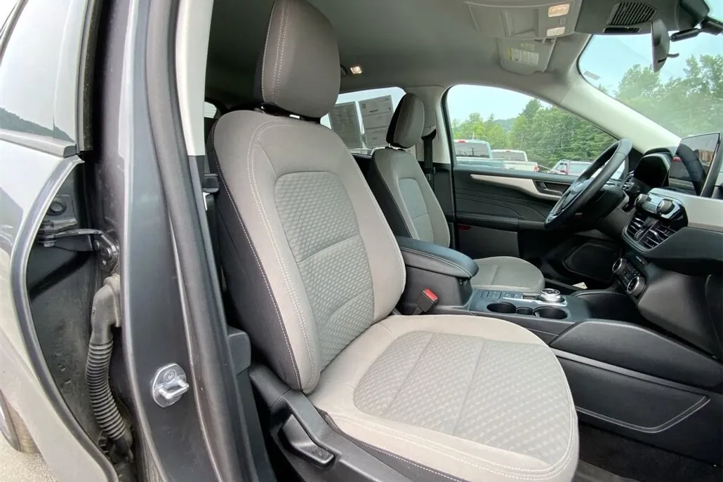 2022 Ford Escape SE photo 1