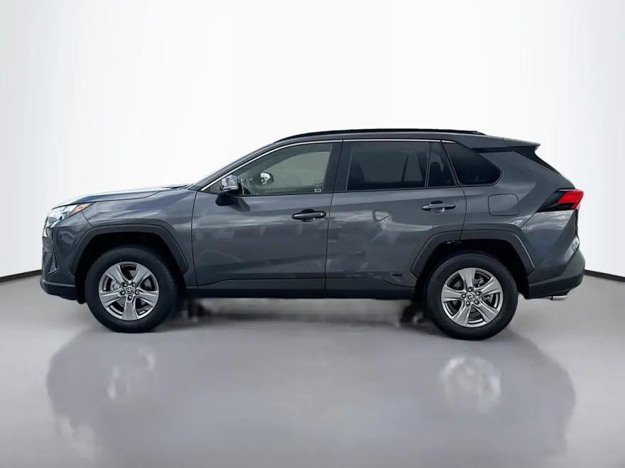 2025 Toyota RAV4 Hybrid LE photo 1